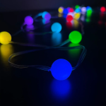 Tira de Luces Tipo Globo 5 mts, con Sincronización de Música, Controlable con Aplicación Bluetooth, Compatible con Alexa y Google Assistant