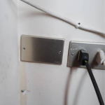 Tapadera Frontal Rectangular de Plástico, SpryWire - Image 2